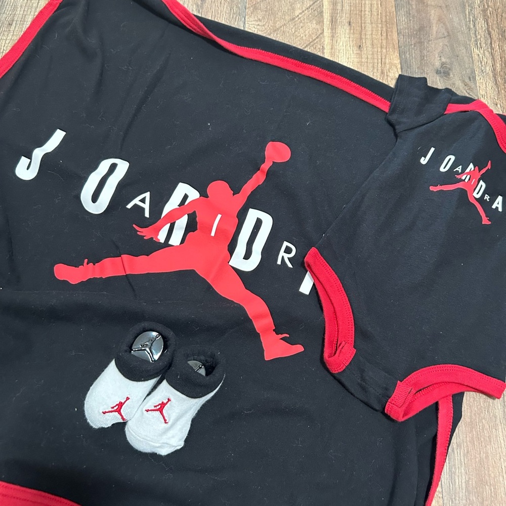 Jordan Infant Set in Black and Red